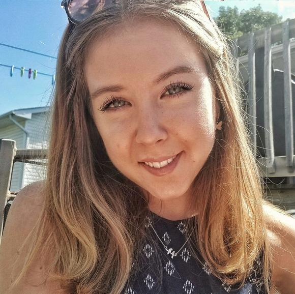 Meet your Posher, Kay - Picture 1 of 1